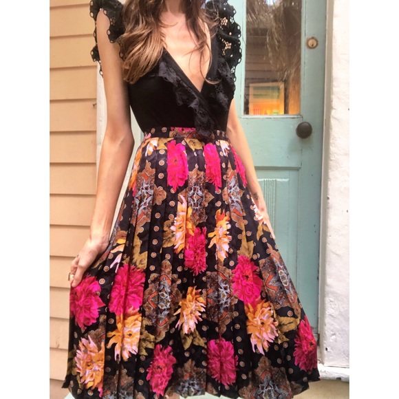 Vintage Dresses & Skirts - Designer vintage silk skirt